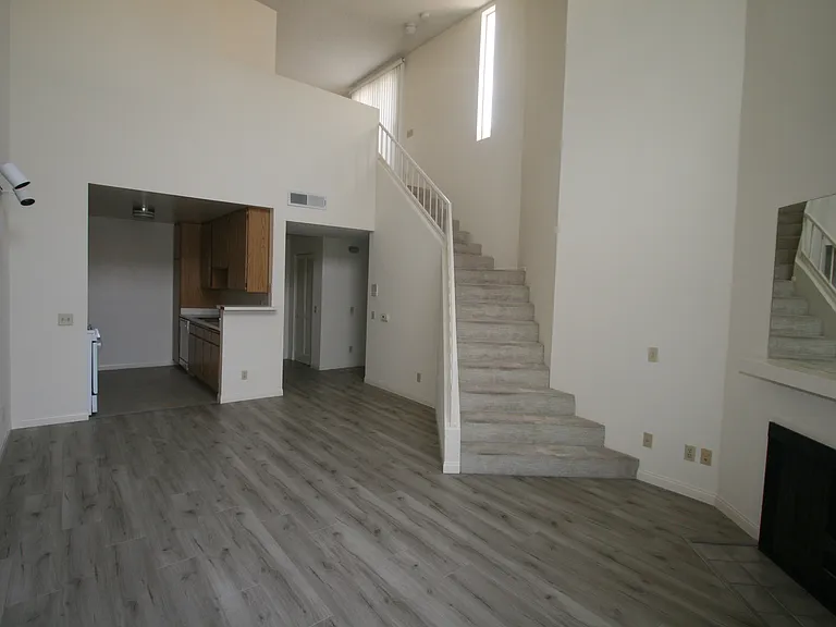 3637 Clarington Ave #213 — Photo 33