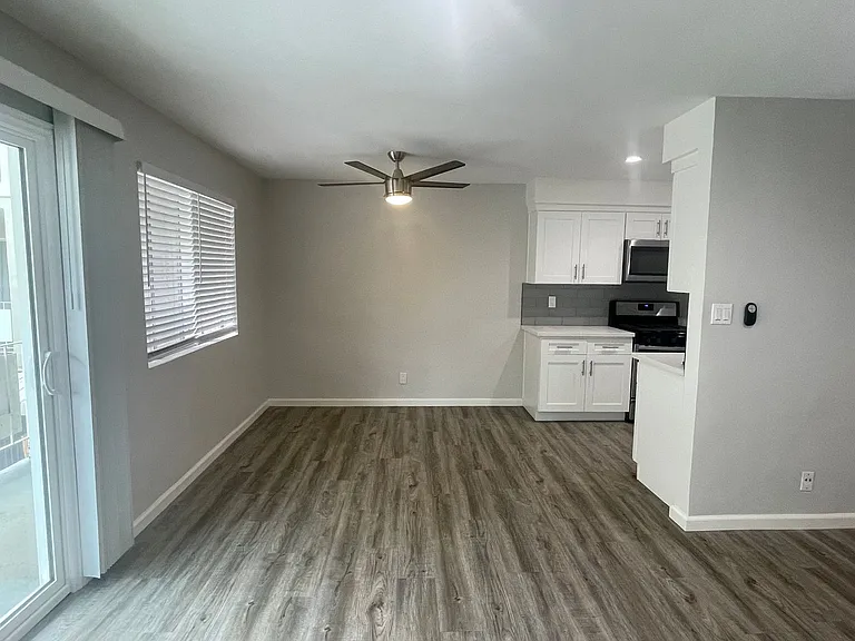 350 N Crescent Drive — Photo 5