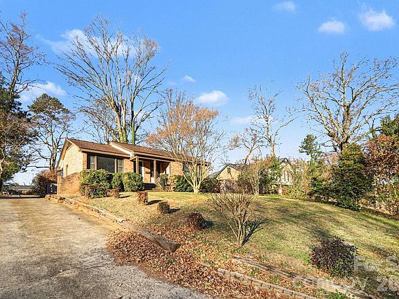 2nd image of 1133 Penrose Ln