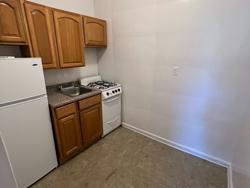1st image of 313 E 89th St APT 1E