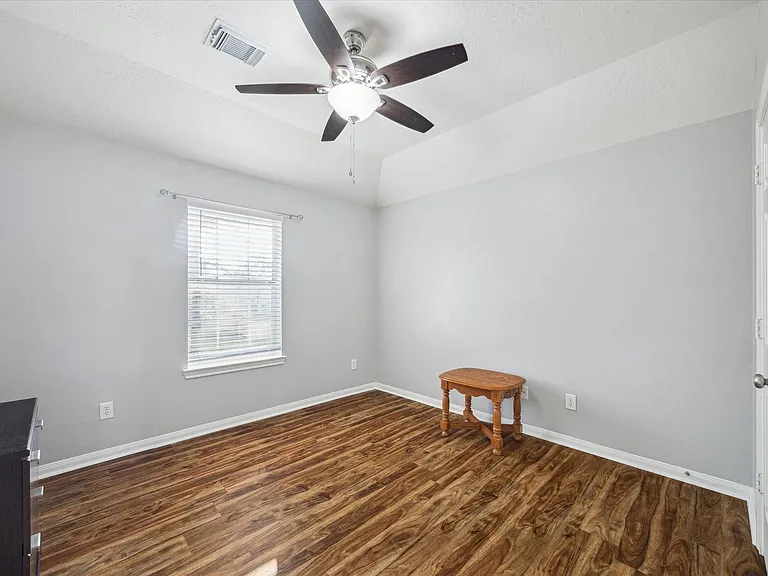 4318 Chestnut Grv — Photo 12