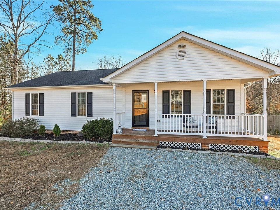 1st image of 109 Saint Charles Pl