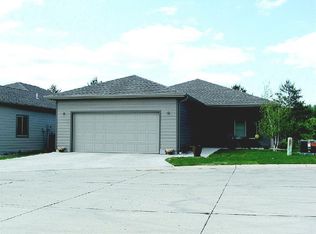 3436 Golf Villa Dr, Milford, IA 51351