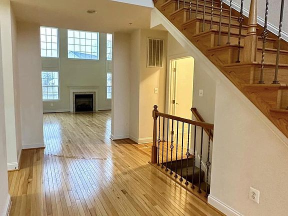 4th image of 44017 W Mervell Ct