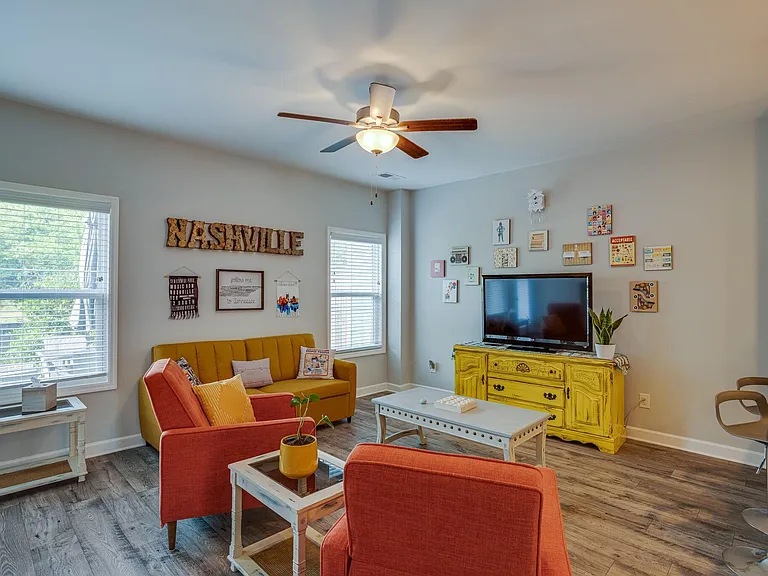 248 Mansfield Dr — Photo 9