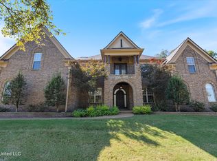 8495 Lake View Dr, Olive Branch, MS 38654