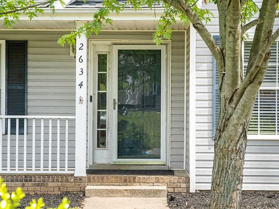 4th image of 2634 Green Briar Dr