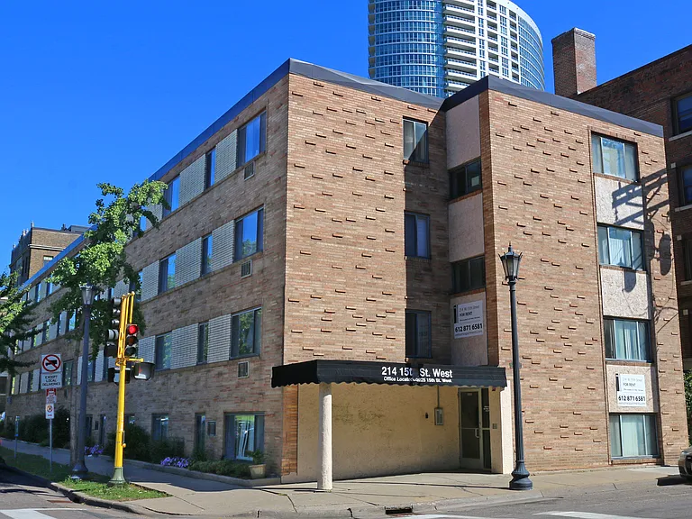 214 Place Apartments — Photo 26
