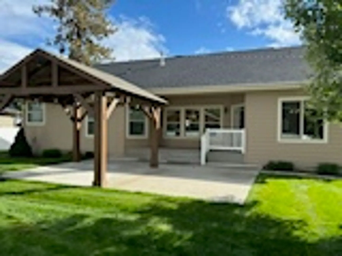Beautiful home in Lake Forest — Photo 3