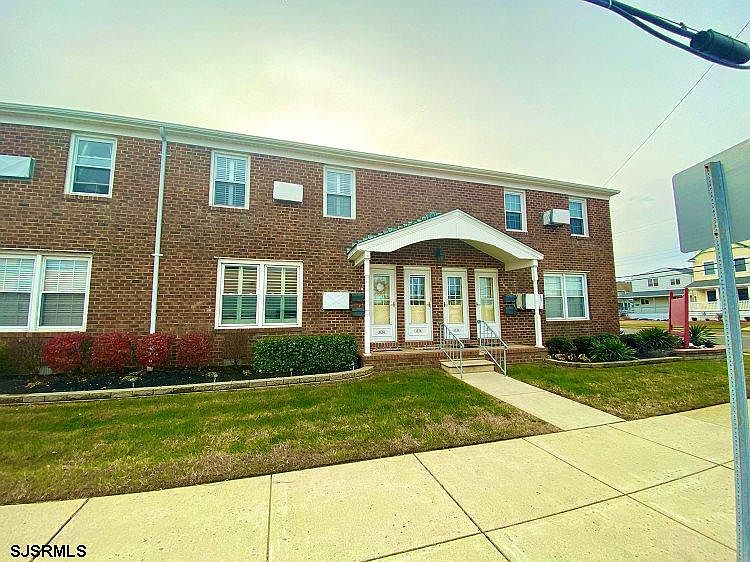1st image of 8 35th St #3