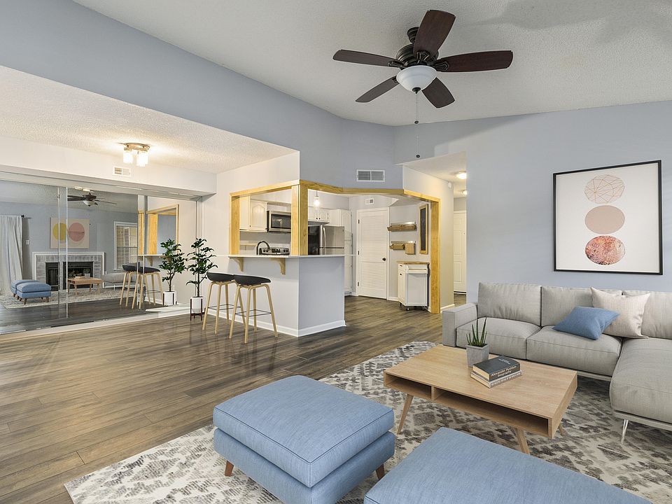 1st image of 522 McGill Pl NE