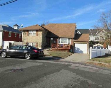 24 Manor Ln, Copiague, NY, 11726