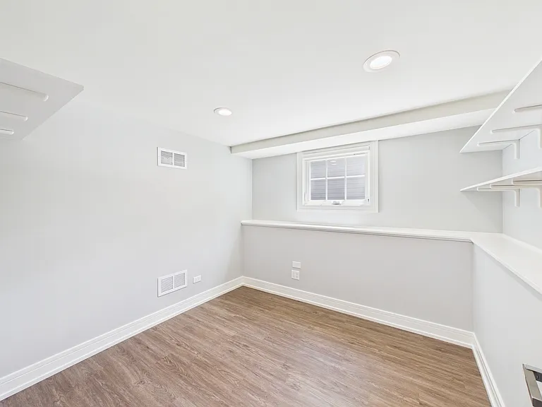 201 E Olive Ave — Photo 50