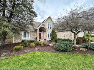8868 Solitude Dr, Brighton, MI 48116