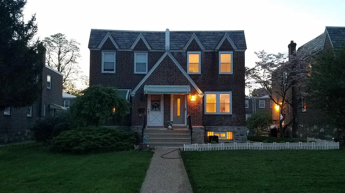 3 bed, 1.5 bath, 1247 sqft, $2,200 — Photo 1