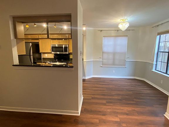 4th image of 2906 West Ave APT 4