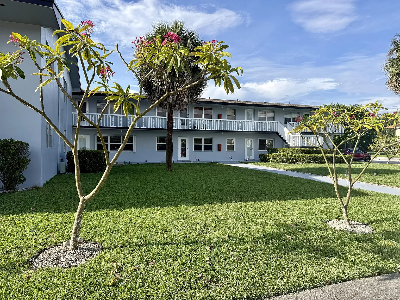 2 bed, 1.0 bath, 756 sqft, $1,475 — Photo 2