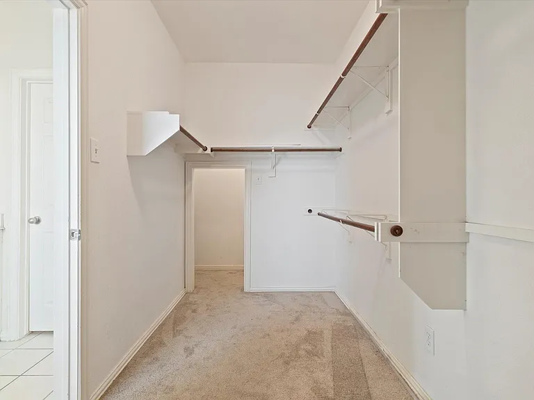 403 Connemara Trl — Photo 9