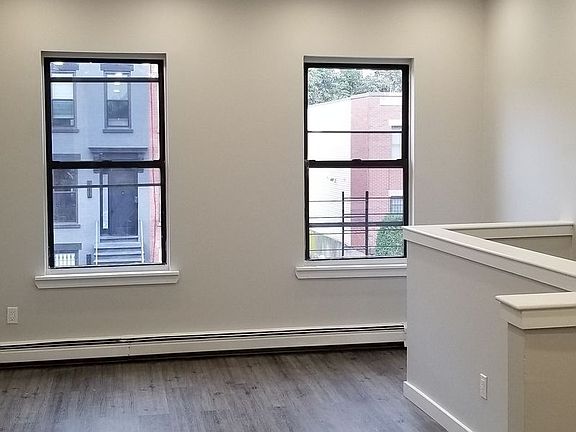 3rd image of 686 Lexington Ave #3A