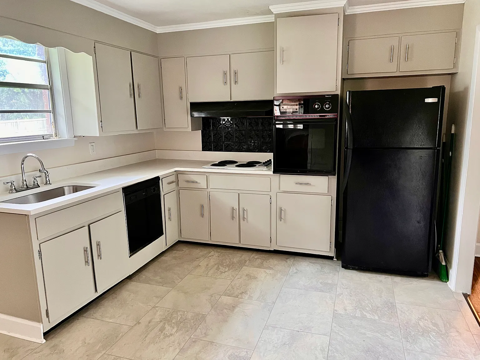 2 bed, 900 sqft, $1,095 — Photo 4