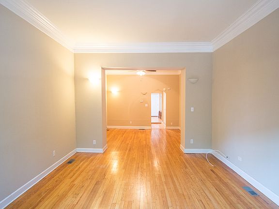 5th image of 1703 W Irving Park Rd #1