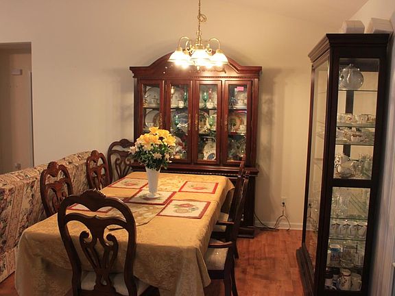4th image of 140 Grace Hill Dr