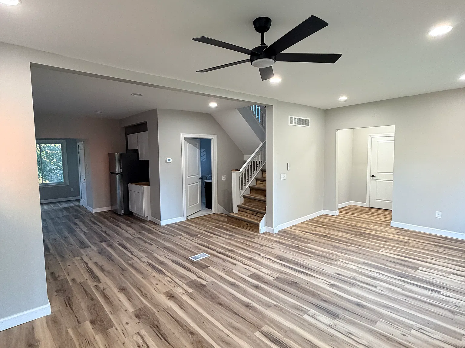 3 bed, 1701 sqft, $2,000 — Photo 4