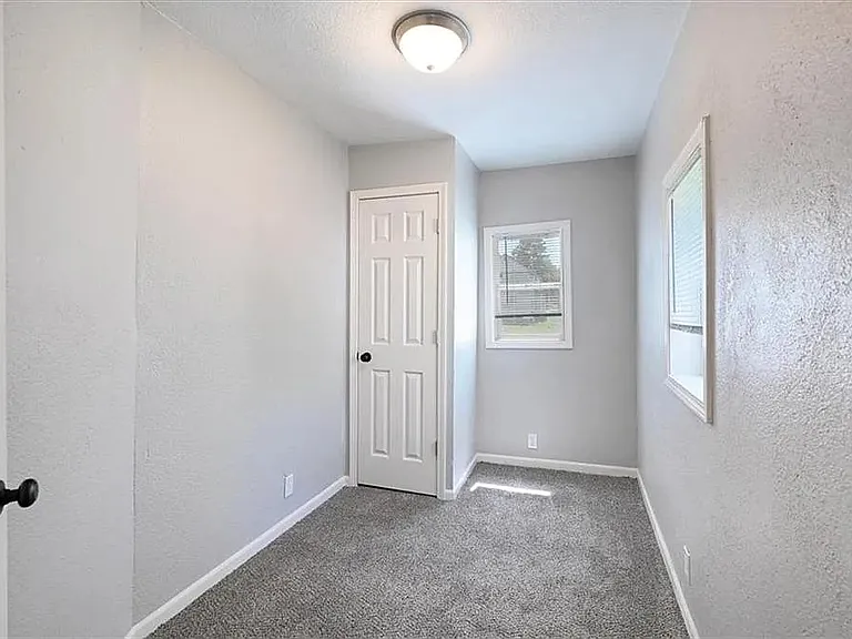 619 Kiowa St — Photo 8