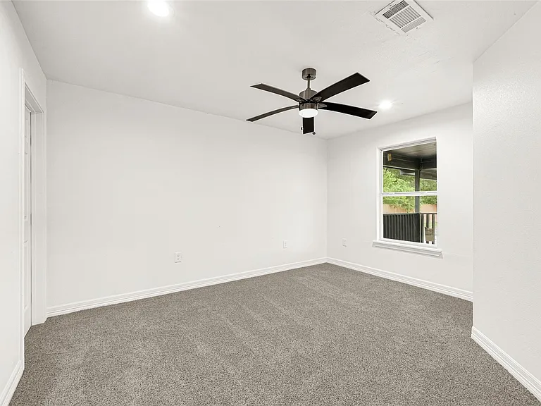 2631 Mansfield St — Photo 18