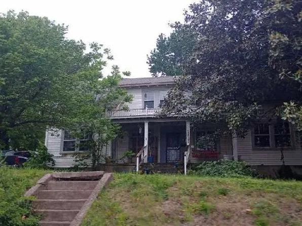 1905 E Main St, West Frankfort, IL 62896