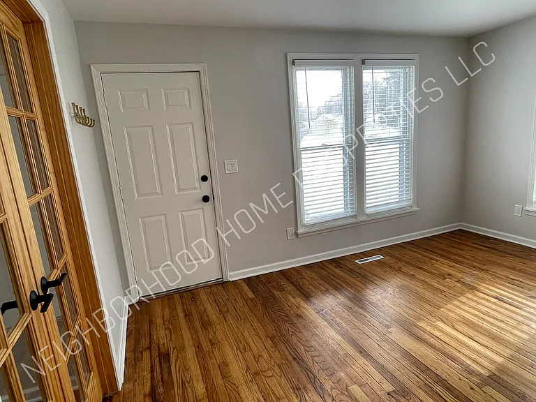2450 Gerald Ave — Photo 4