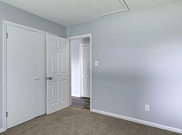 409 W Vandalia Rd — Photo 16