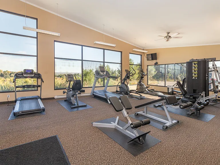Bonterra Lakeside Apartments — Photo 9