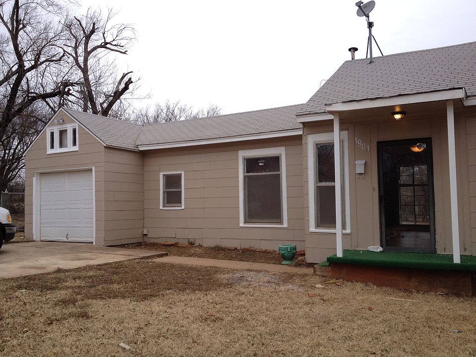 1st image of 1901 NE 35th St