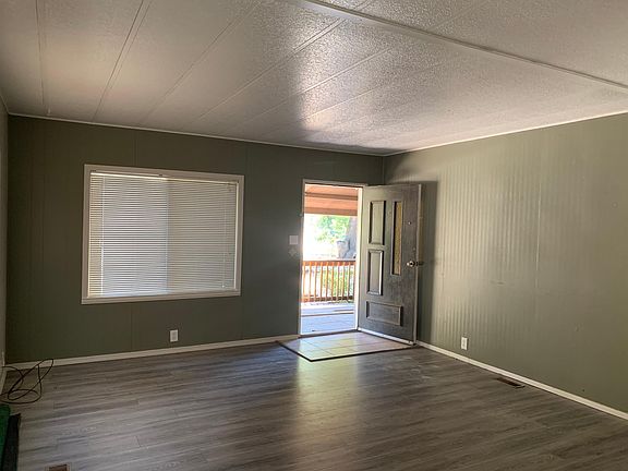 Living room - new pergo flooring