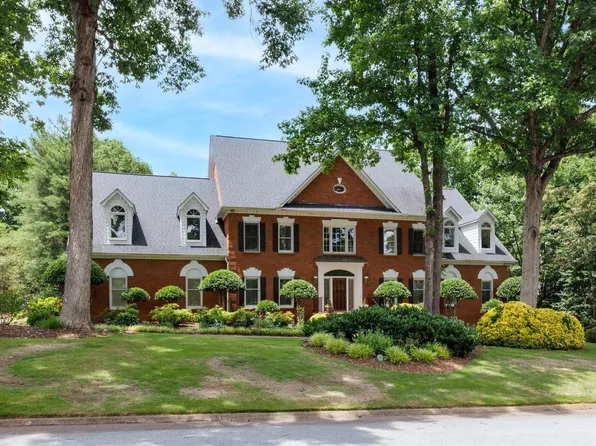 511 Scarborough Dr, Greer, SC 29650