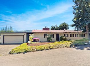 2065 NW Delridge Ave, Roseburg, OR 97471