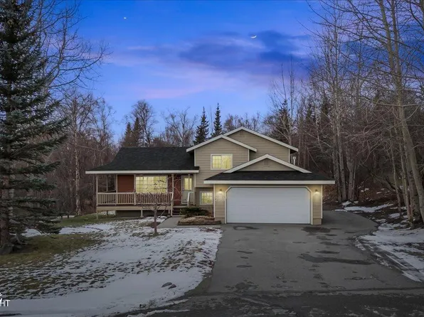 2018 N Tabasco Cat Dr, Palmer, AK 99645
