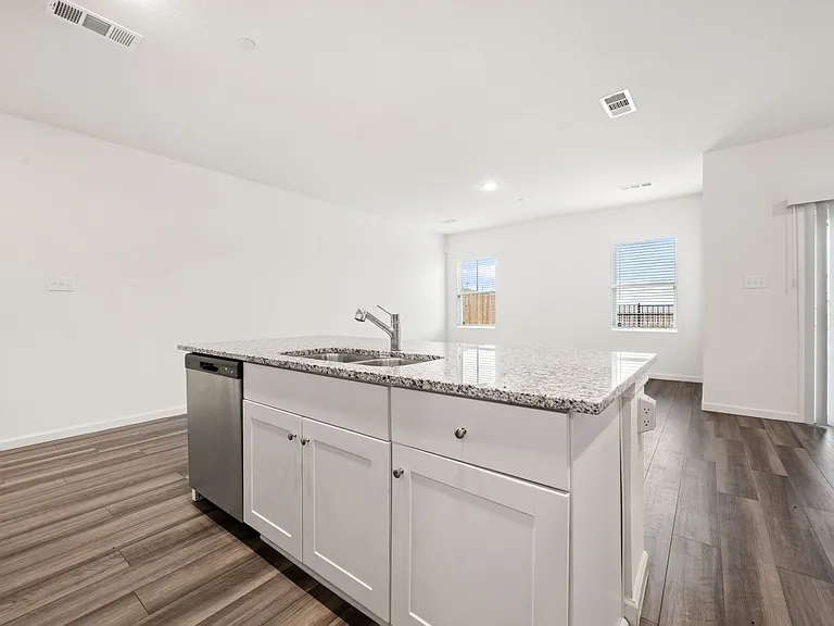 233 Berthe Ct — Photo 18