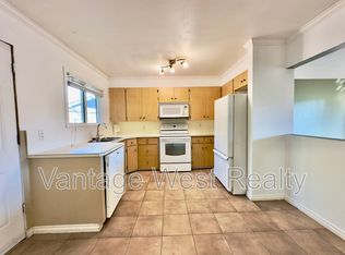 1328 Pridham Ave, Kelowna, BC V1Y6B5