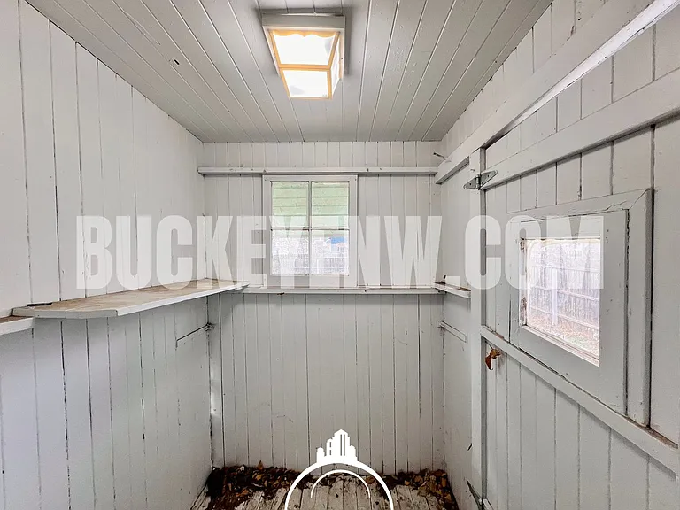 3817 Burton Ave — Photo 15