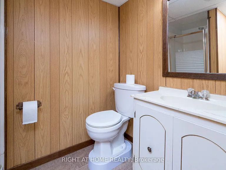2035 Carleton Ct — Photo 26