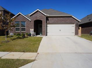 9721 Elk Falls Ln, Aubrey, TX 76227