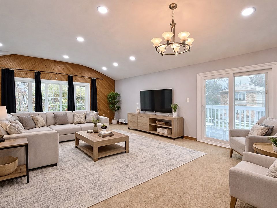 1st image of 133 Hopkins Ave Floor 2