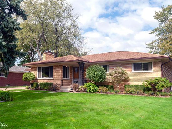 20001 Maxine St, Saint Clair Shores, MI 48080