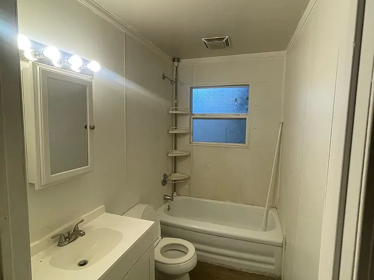 1507 W Phelps St — Photo 4