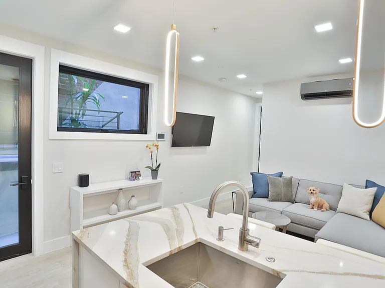 1819 Vernon St NW #2 — Photo 9