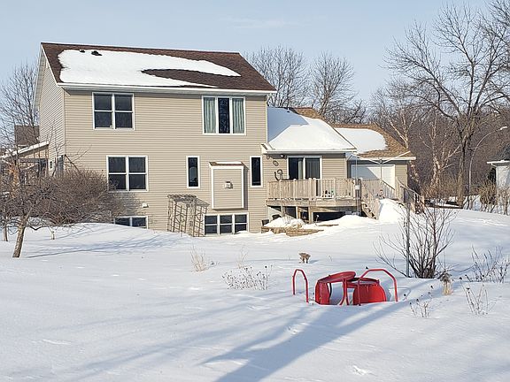 4th image of 704 Marion Dr