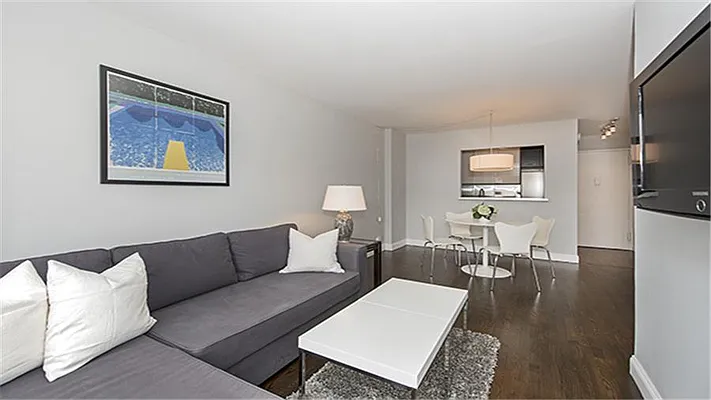 Sold by Fenwick Keats Real Estate | media 10