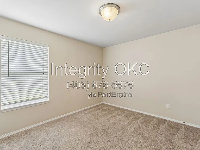 2800 NW 184th St — Photo 25